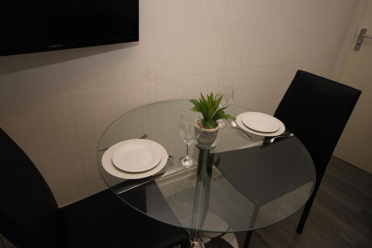 Barton Beachside - Stylish Studio Apartment, Double & Single - Central Beach & Promenade Location - Over 21'S, Family Friendly Only, Id Required Blackpool Esterno foto