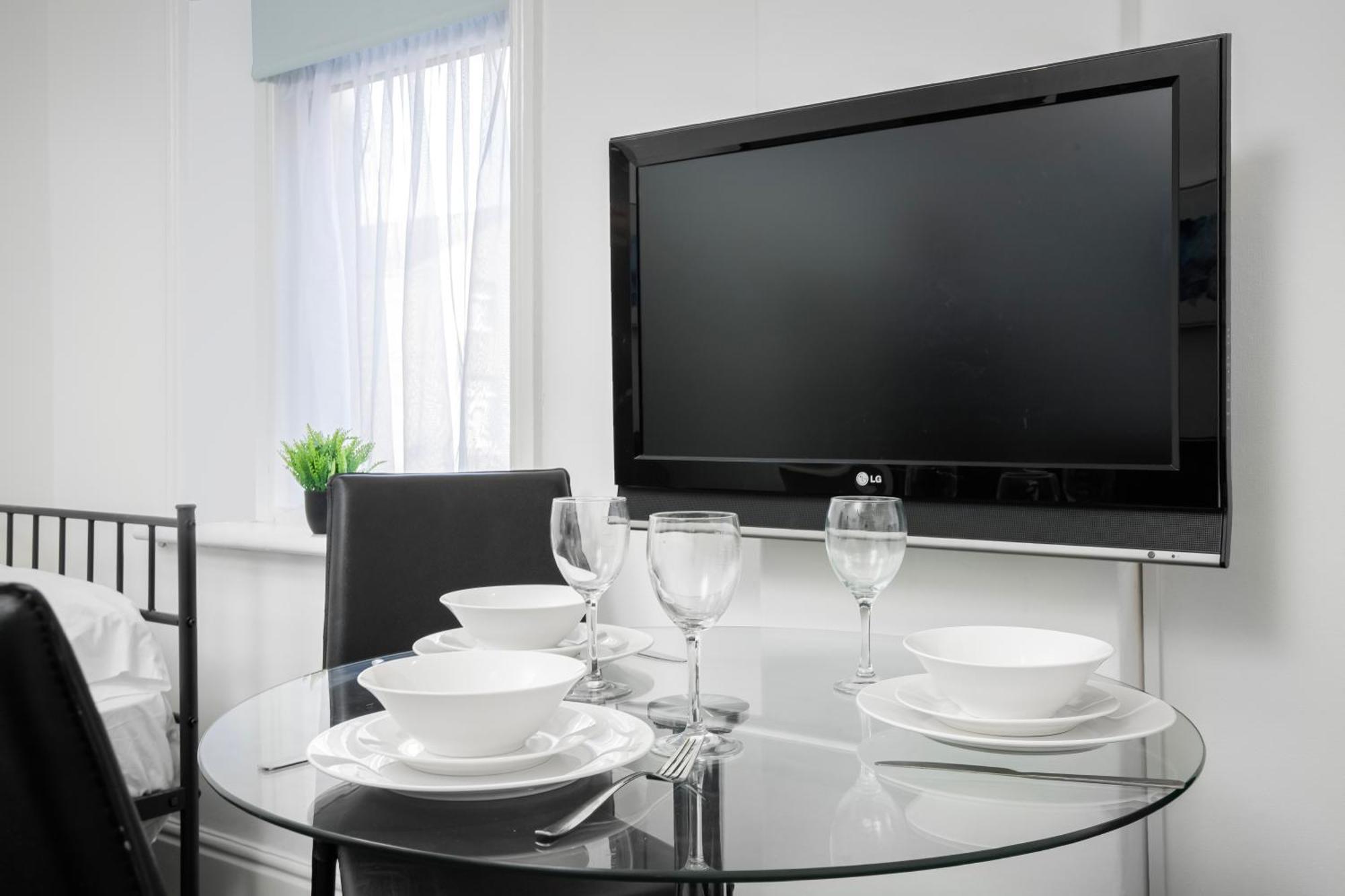 Barton Beachside - Stylish Studio Apartment, Double & Single - Central Beach & Promenade Location - Over 21'S, Family Friendly Only, Id Required Blackpool Esterno foto